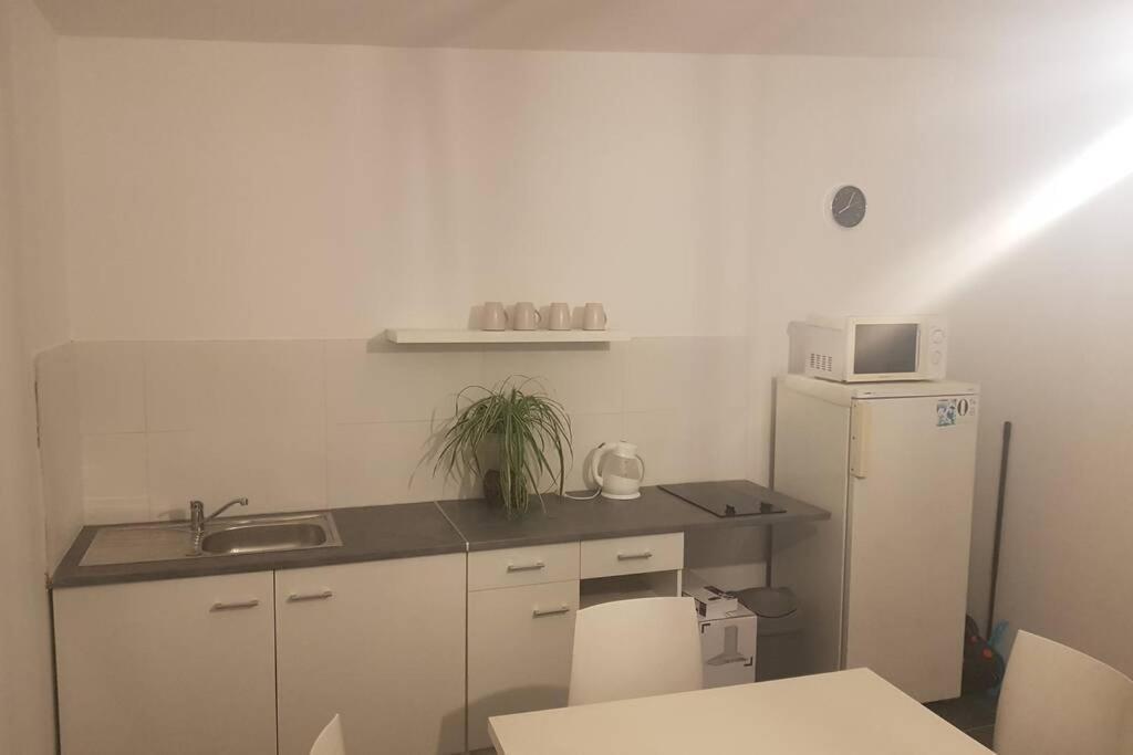 Appartement petite maison au calme à Macey  Extérieur photo